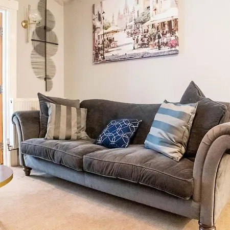 Villa Exclusive 3-bedroom In Sheffield