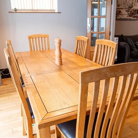 Exclusive 3-bedroom In Villa Sheffield